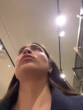 Chat XXX en directo de Holly_Play