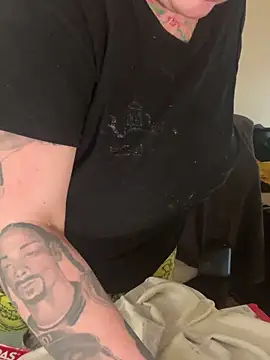 HeyBABYGIRL: онлайн-секс-чат