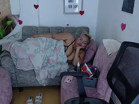 laleska_montenegro élő XXX-chatje