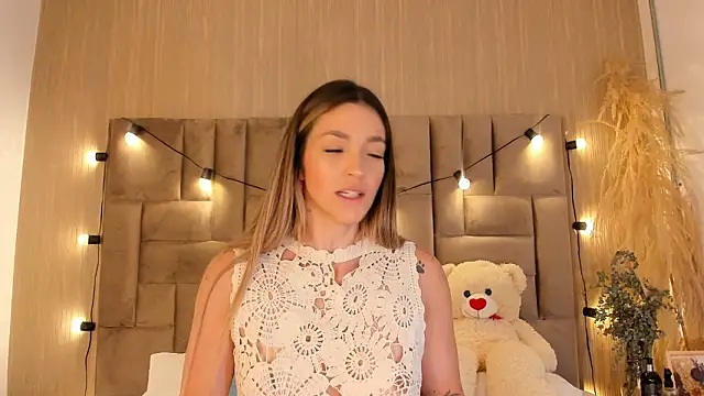 ClaradelMar élő XXX-chatje