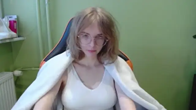 juicyPenny: απευθείας συνομιλία ΧΧΧ