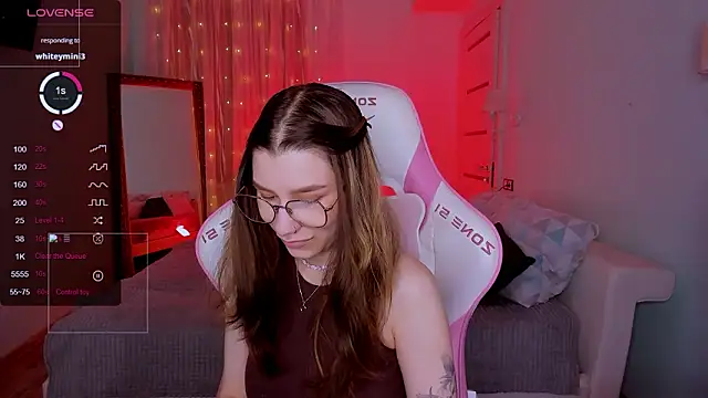 LinaBlossom_ élő XXX-chatje