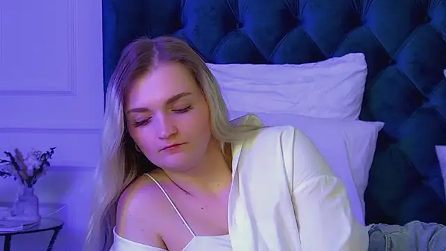 AnnyRaii élő XXX-chatje