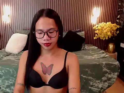 TransGoddessSofia: διαδικτυακό σόου στην κάμερα