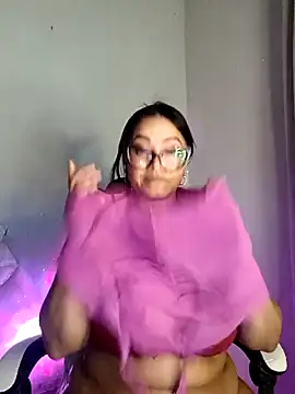 Yameil: онлайн-секс-чат