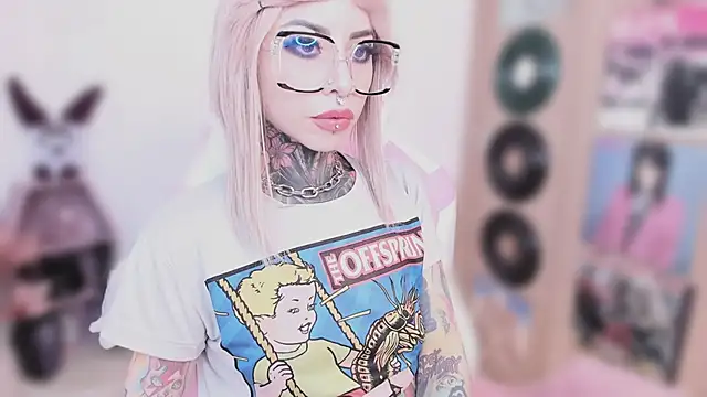 แชท XXX สดของ NikkiRamone