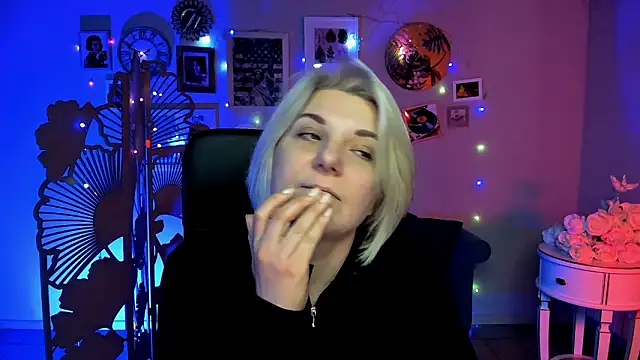 EvaEvals' Webcam Show