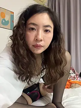 mimi_181 Adlı Modelin Canlı XXX Sohbeti