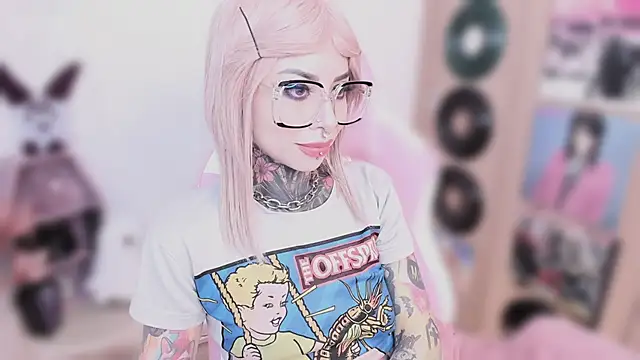 XXX chat uživo modela NikkiRamone