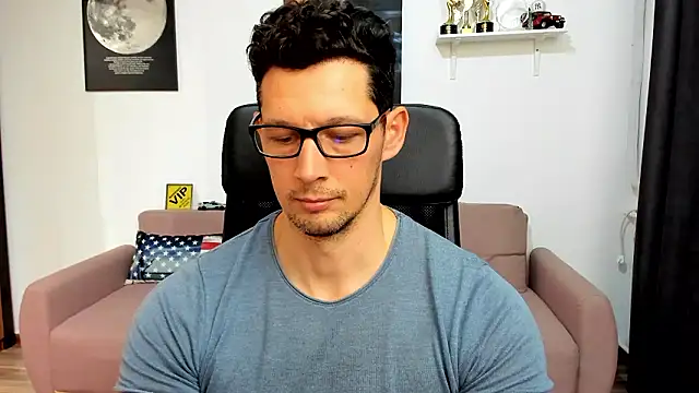 BrutusK08 élő XXX-chatje