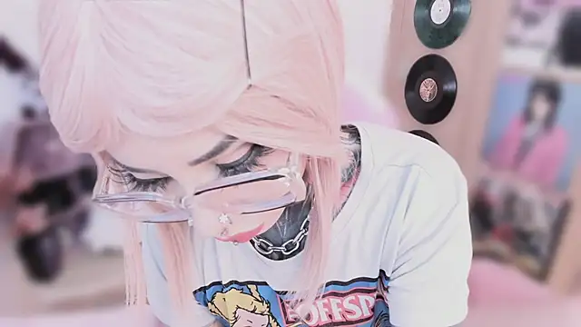 Chatroom XXX en direct de NikkiRamone