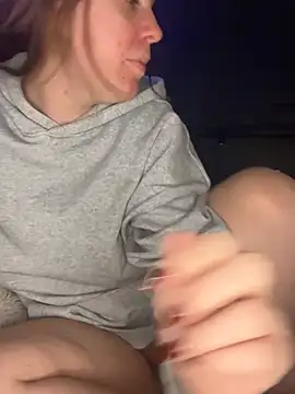 chellerayy webkamerás műsora