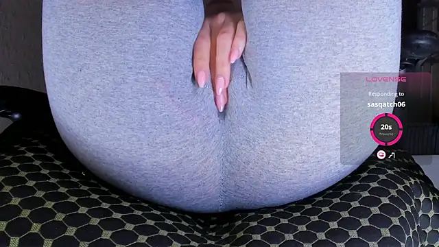 Cameltoe_squirt_inPants Adlı Modelin Canlı XXX Sohbeti