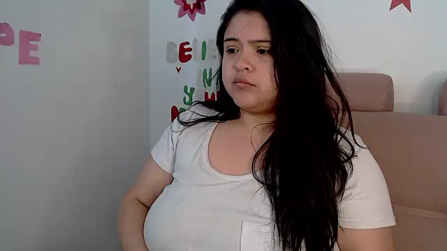 lizzie_c Adlı Modelin Canlı XXX Sohbeti