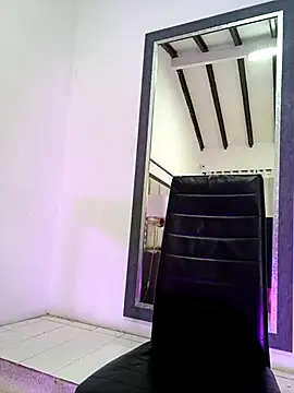 TalianaNewton Adlı Modelin Canlı XXX Sohbeti