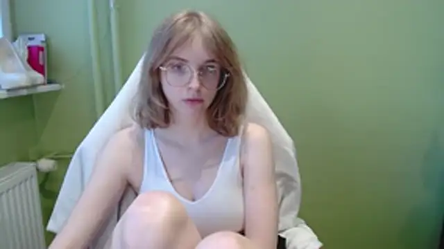 Chatroom XXX en direct de juicyPenny