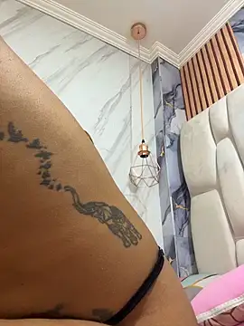 Hannagarces: онлайн-секс-чат