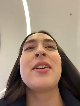 Holly_Play Chat XXX live