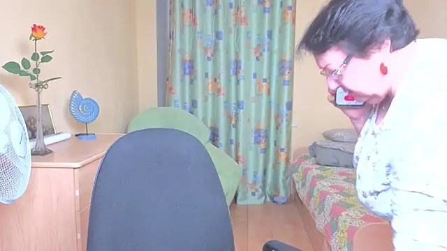 Chatroom XXX en direct de Margo_Moll