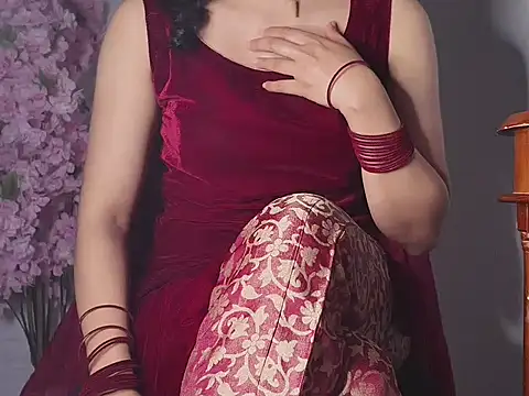 Yasminrosa: онлайн-секс-чат