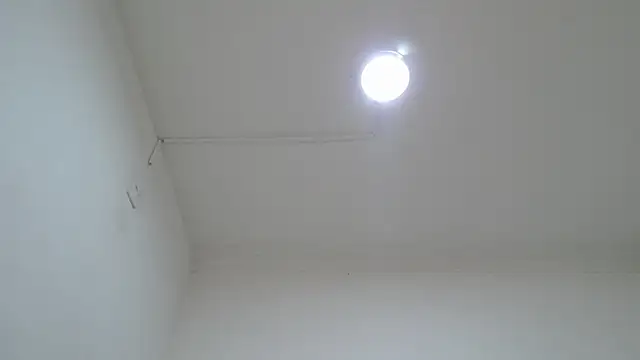 Chatroom XXX en direct de Little18Doll