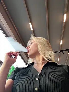 Chatroom XXX en direct de VikaBunny1