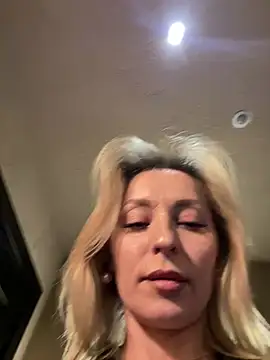 Chat XXX en directo de VikaBunny1