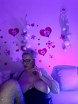 BellaBellaHot's Live XXX Chat