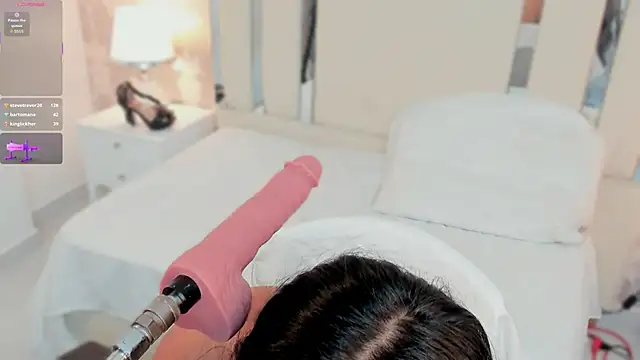 MiliaangelesのライブXXXチャット