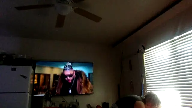 toomuchofafreak élő XXX-chatje