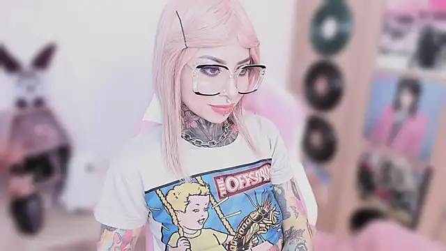 Chat XXX en directo de NikkiRamone