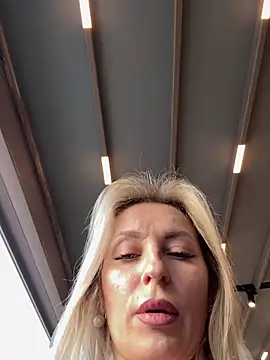 VikaBunny1 Webcam Show