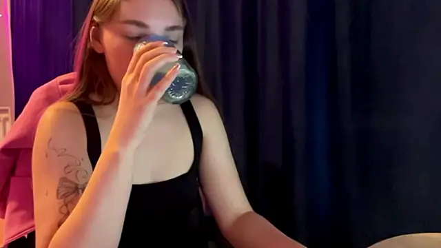 Živý XXX chat Ginnyinjeans