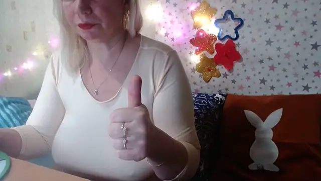 XXX chat uživo modela QueenLana