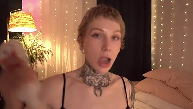 ifuckingtoy_ élő XXX-chatje