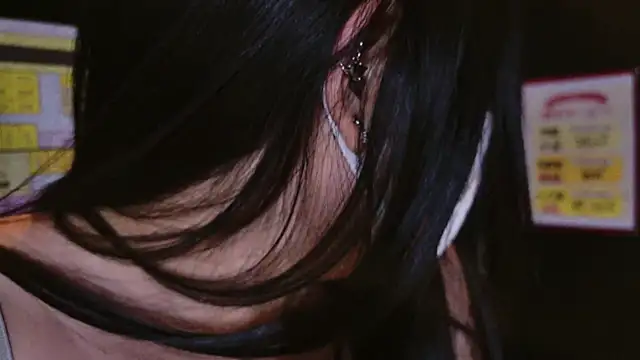 Pokazy przed kamerką – nathi_poyo