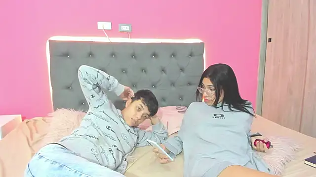 ariloe_quintero Adlı Modelin Canlı XXX Sohbeti