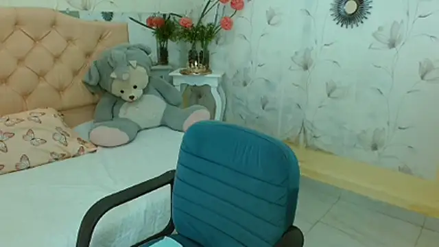 zara_cute: απευθείας συνομιλία ΧΧΧ