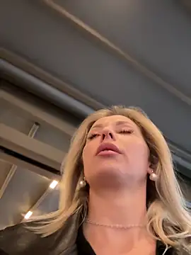 XXX chat uživo modela VikaBunny1