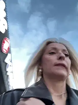 XXX chat uživo modela VikaBunny1