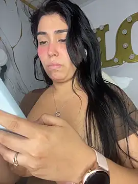 XXX chat uživo modela emmamilk6