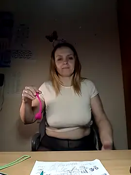 XXX chat uživo modela Ami_Foxy