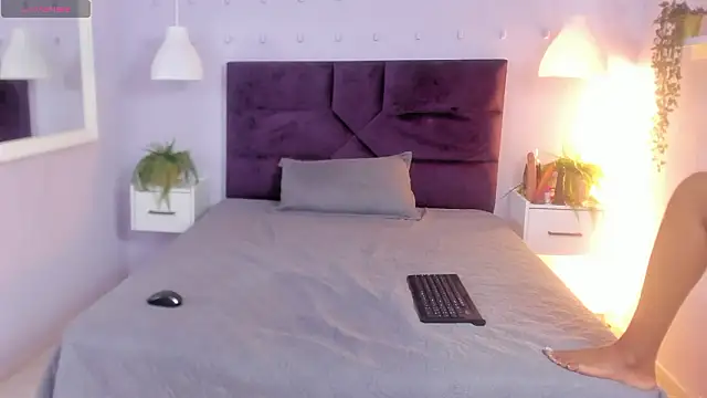 Yasminbrattz élő XXX-chatje