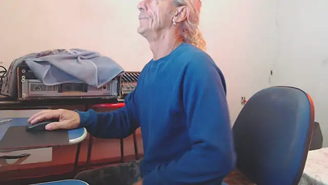 corola1956 Live XXX-Chat