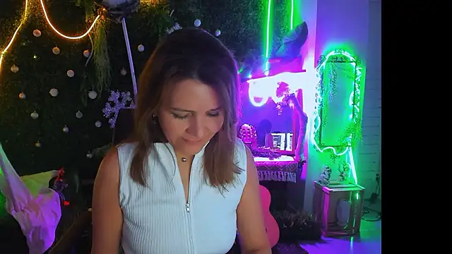 NicoleHitman élő XXX-chatje