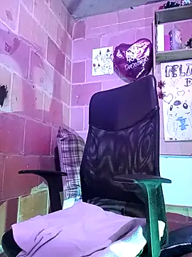 isis_milove élő XXX-chatje