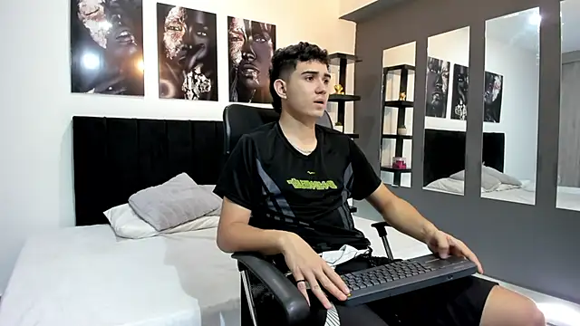 Alejo_Grey Live XXX-Chat