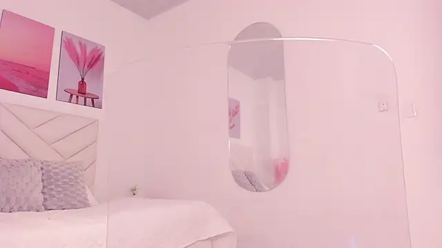 Brianna_bigboobs élő XXX-chatje