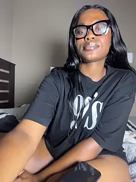 Czat XXX na żywo – Moonzy77