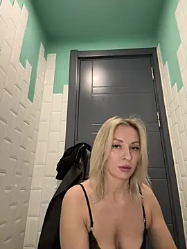 Chatroom XXX en direct de VikaBunny1